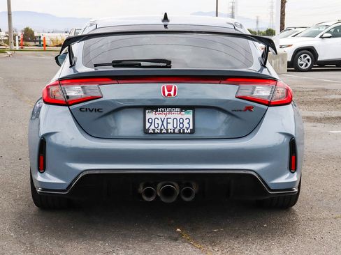Used 2023 Honda Civic Type R image 9