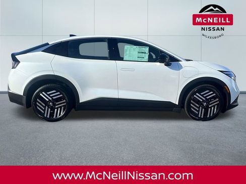 New 2026 Nissan Leaf SV+ w/ Floor Mat Package (SV+) FWD image 8