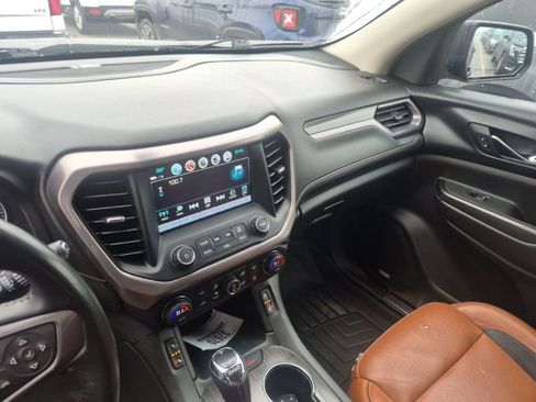 Used 2018 GMC Acadia SLT image 11