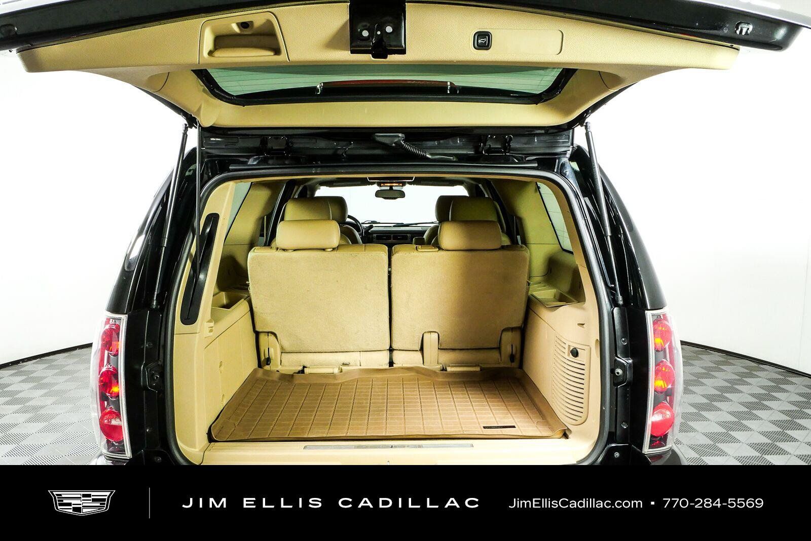 Used 2014 GMC Yukon XL Denali RWD image 28
