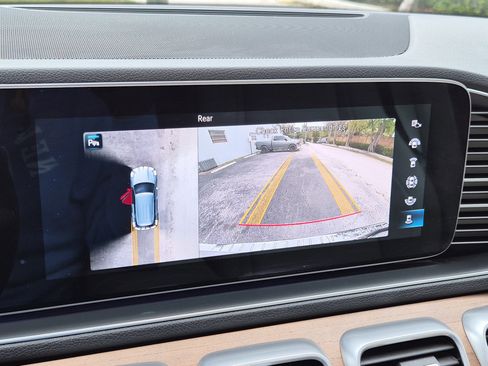 Used 2022 Mercedes-Benz GLE 350 w/ Premium Package image 28