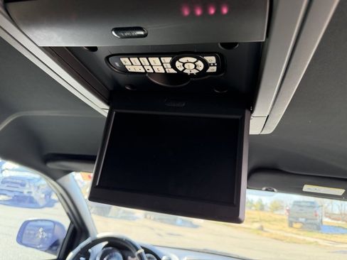 Used 2013 Chrysler Town & Country S image 35