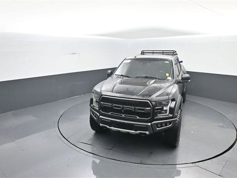 Certified 2018 Ford F150 Raptor w/ Equipment Group 802A Luxury image 25