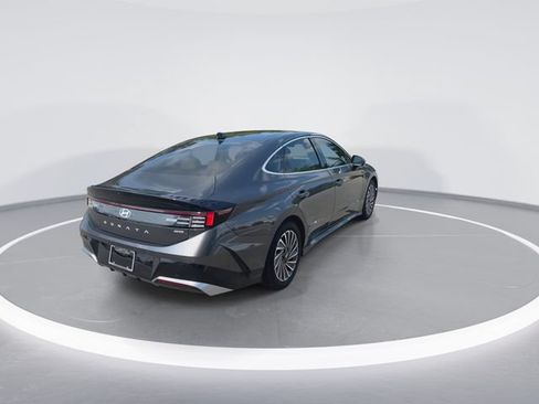 Certified 2025 Hyundai Sonata Limited FWD image 8