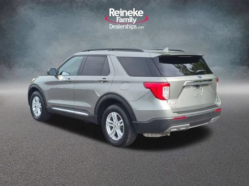 Used 2020 Ford Explorer XLT w/ Equipment Group 202A AWD/4WD image 8