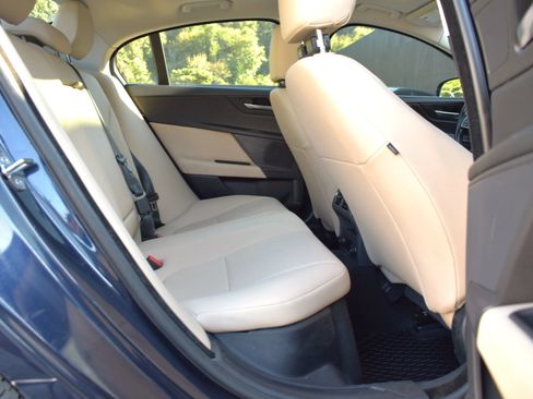 Used 2019 Jaguar XE Premium AWD/4WD image 29