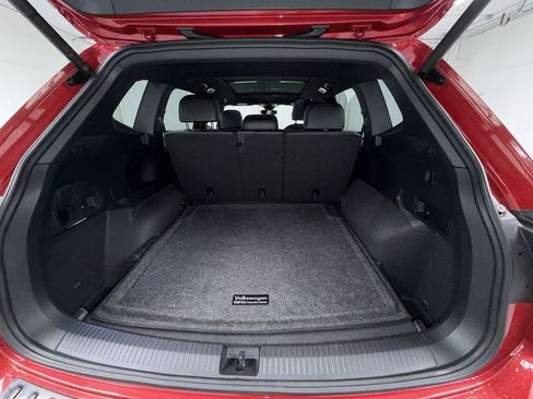 Used 2024 Volkswagen Tiguan SE R-Line image 16