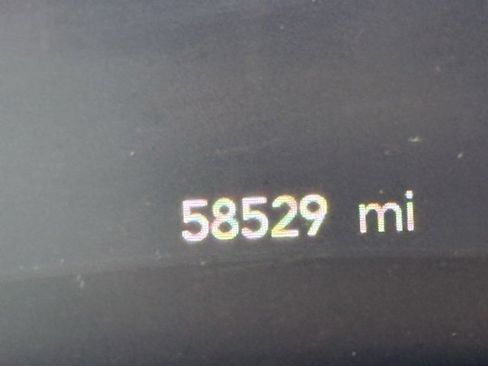 Used 2024 Chrysler Pacifica Touring-L image 23