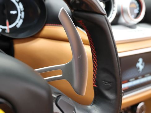 Used 2015 Ferrari California T image 29