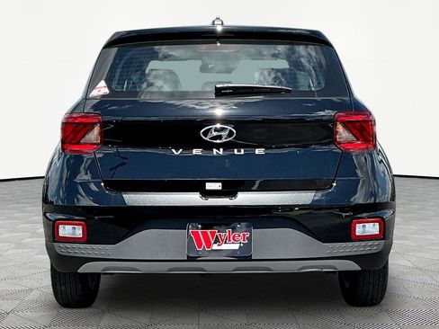 New 2026 Hyundai Venue SE FWD image 5