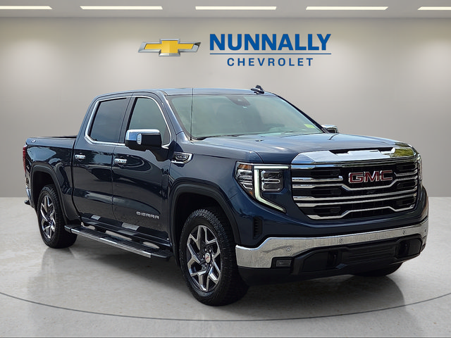Used 2022 GMC Sierra 1500 SLT w/ SLT Premium Plus Package AWD/4WD image 7