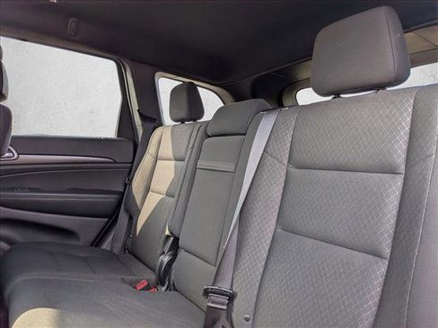 Used 2018 Jeep Grand Cherokee Laredo image 19