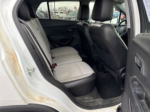 Used 2019 Chevrolet Trax LT w/ LT Convenience Package image 11
