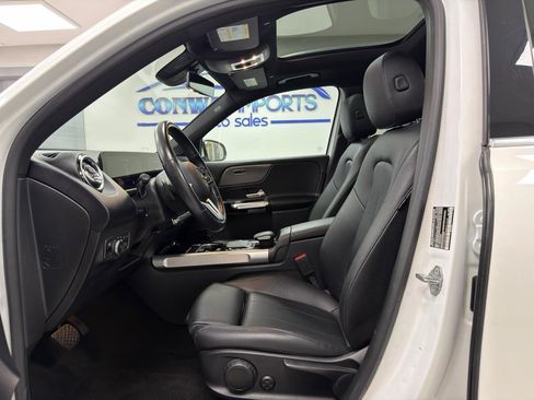 Used 2022 Mercedes-Benz GLB 250 4MATIC w/ Premium Package Lite image 9