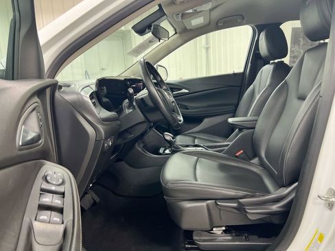 Used 2024 Buick Encore GX Sport Touring image 19