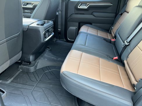 New 2026 Chevrolet Silverado 1500 High Country AWD/4WD image 17