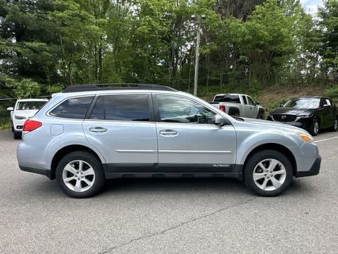 Used 2014 Subaru Outback 2.5i Premium AWD/4WD image 3