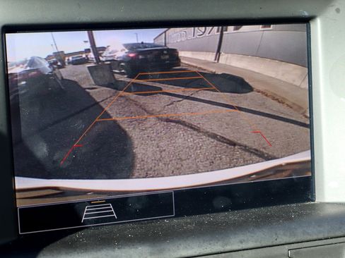 Used 2024 GMC Terrain SLE image 12