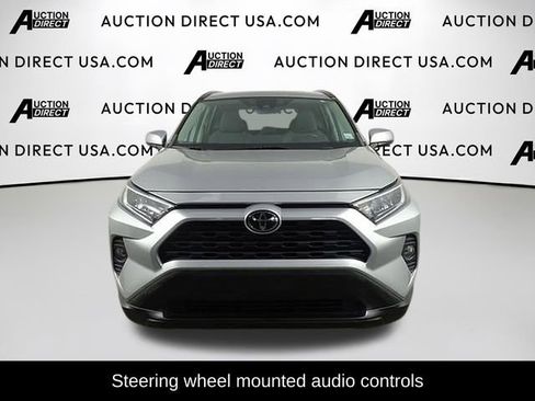 Used 2021 Toyota RAV4 XLE FWD image 3