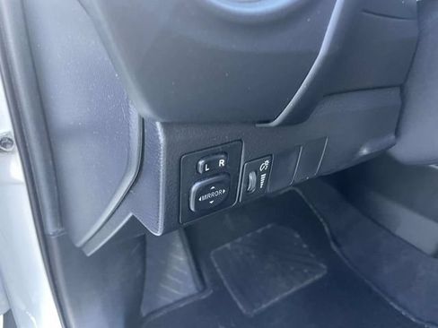 Used 2019 Toyota Corolla LE FWD image 19