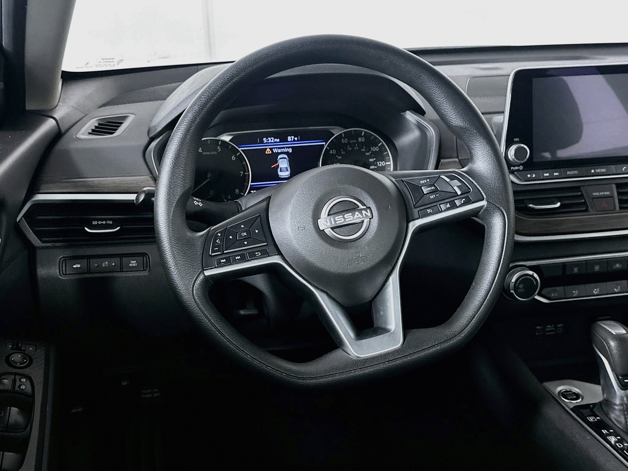 Used 2025 Nissan Altima 2.5 SV FWD image 18