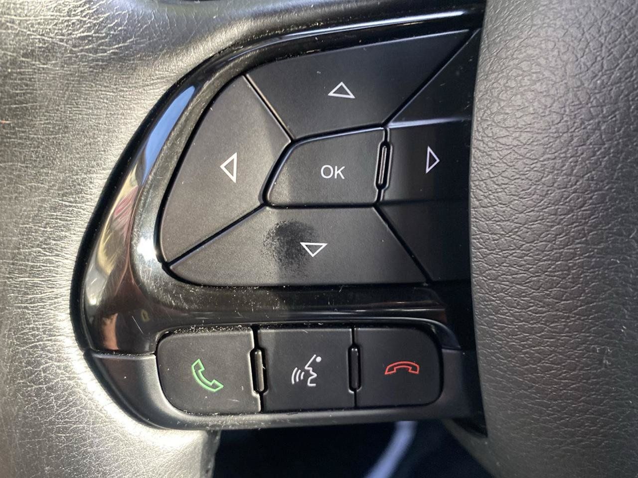 Used 2022 Jeep Renegade Altitude w/ Convenience Group AWD/4WD image 13