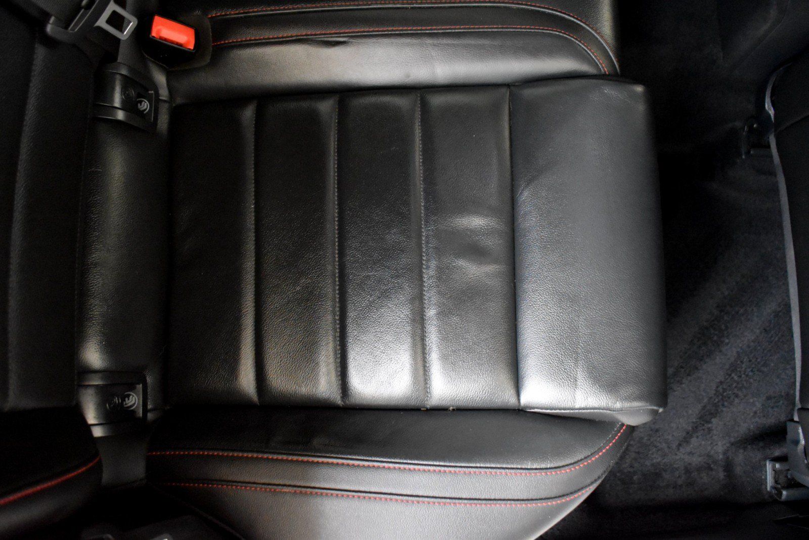 Used 2019 Volkswagen GTI SE FWD image 43