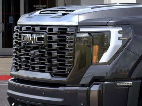 New 2026 GMC Sierra 3500 Denali Ultimate AWD/4WD image 14