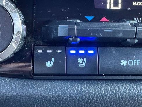 Used 2025 Toyota Tundra Limited w/ TRD Off-Road Package AWD/4WD image 25