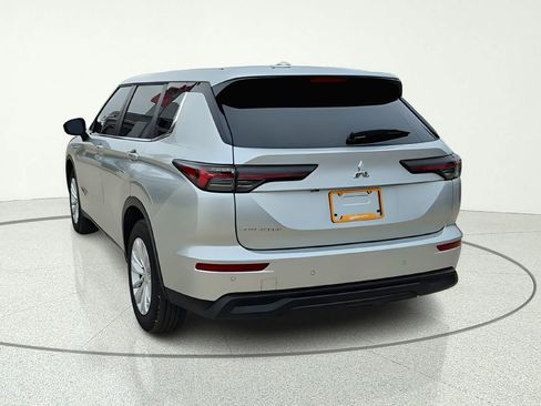 New 2026 Mitsubishi Outlander ES FWD image 5