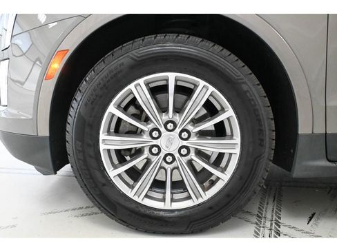 Used 2018 Cadillac XT5 Luxury w/ Driver Awareness Package image 22