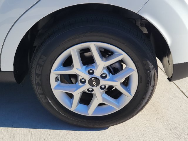 Certified 2025 Kia Soul LX w/ LX Technology Package FWD image 21