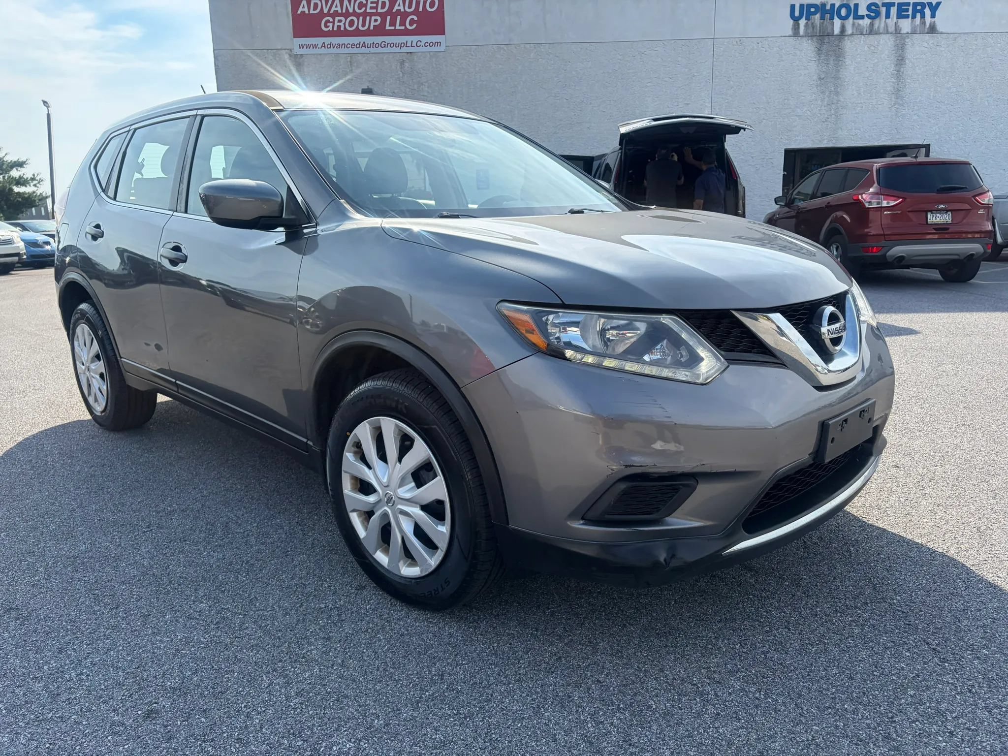 Used 2016 Nissan Rogue S AWD/4WD image 1