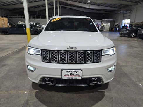 Used 2018 Jeep Grand Cherokee Overland AWD/4WD image 19