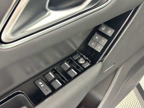 Used 2026 Land Rover Range Rover Velar S image 20