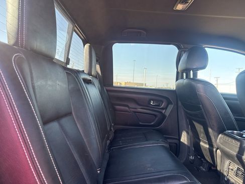 Used 2019 Nissan Titan SV w/ SV Convenience Package image 16