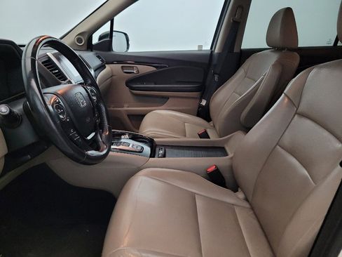 Used 2016 Honda Pilot Touring image 17
