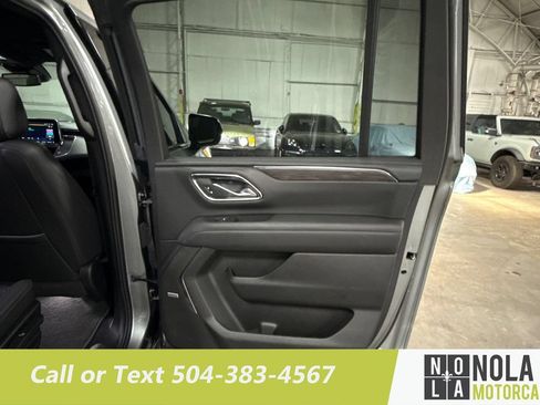 Used 2024 Chevrolet Suburban LT RWD image 29