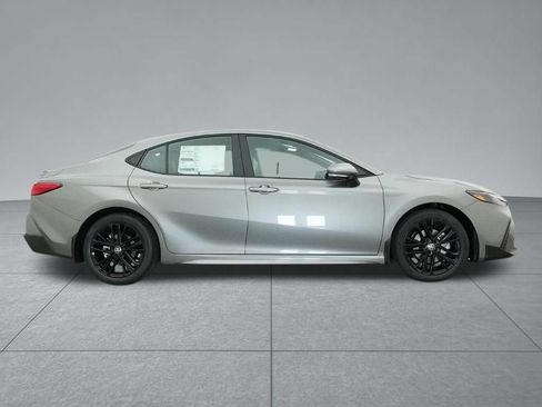 Used 2026 Toyota Camry SE FWD image 31