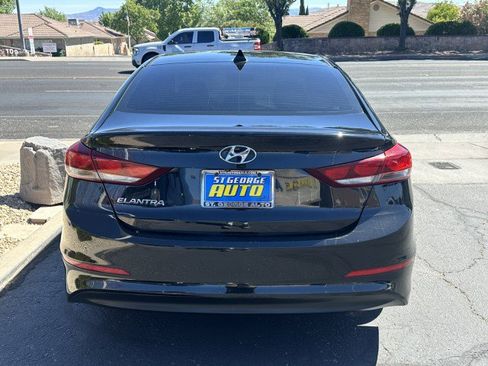Used 2017 Hyundai Elantra SE FWD image 4