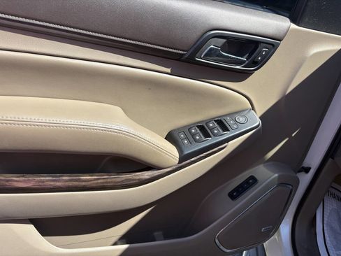 Used 2015 GMC Yukon XL SLT w/ Open Road Package AWD/4WD image 21