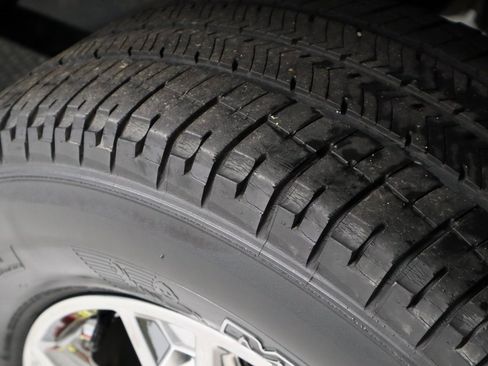 Certified 2021 Ford F150 XLT w/ Equipment Group 302A High image 21