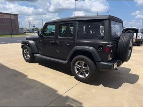 Used 2025 Jeep Wrangler Unlimited Sport AWD/4WD image 4