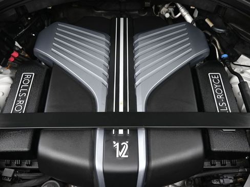 Used 2021 Rolls-Royce Cullinan Black Badge AWD/4WD image 32