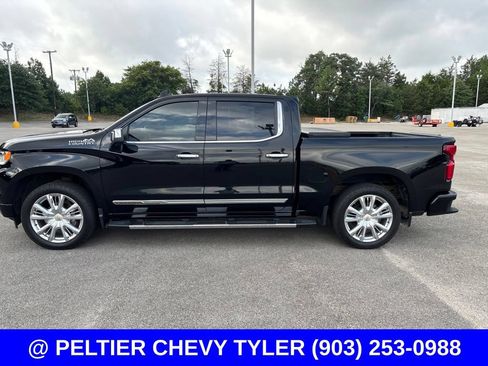 Used 2022 Chevrolet Silverado 1500 High Country w/ High Country Premium Package AWD/4WD image 4