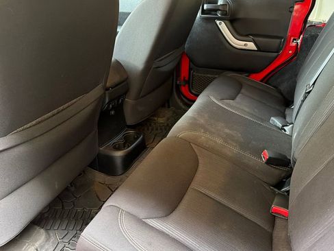 Used 2014 Jeep Wrangler Unlimited Rubicon w/ Connectivity Group image 12