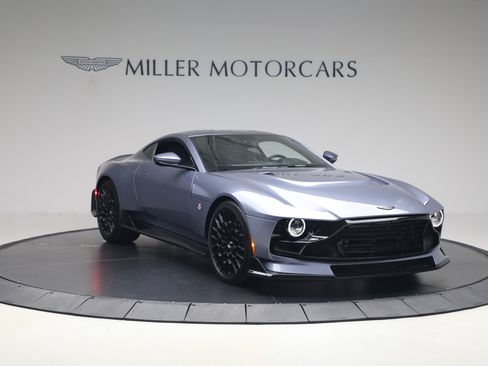 Used 2024 Aston Martin Valour RWD image 11