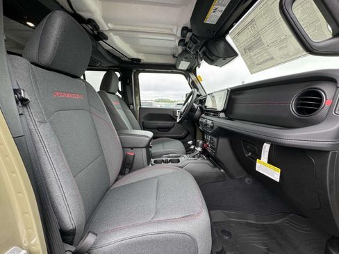 New 2025 Jeep Wrangler Unlimited Rubicon w/ Convenience Group AWD/4WD image 14