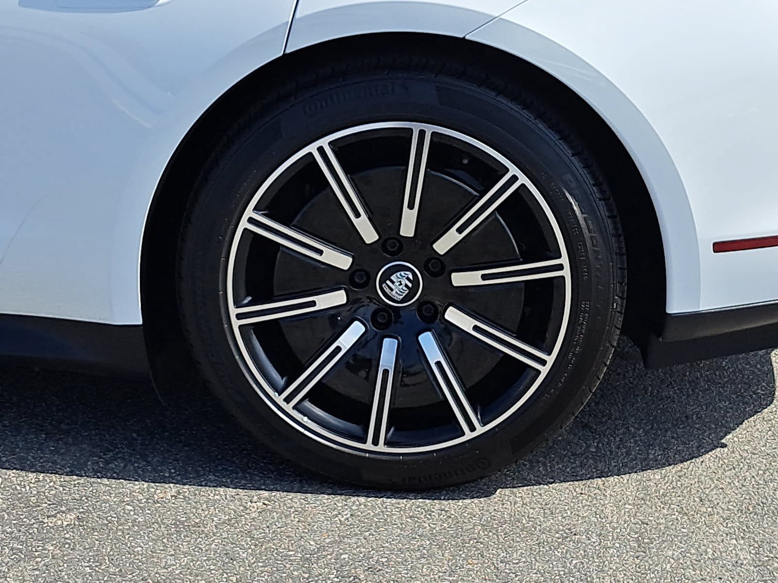 Used 2021 Porsche Taycan RWD image 36