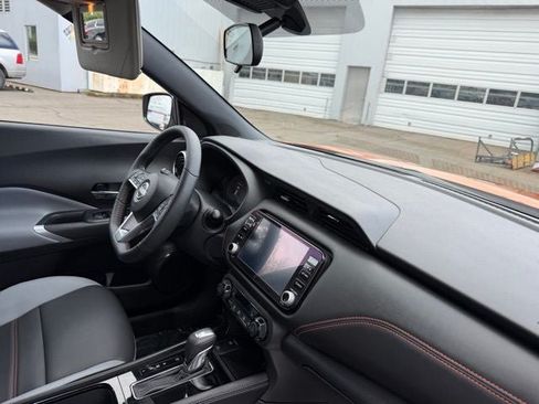 Used 2024 Nissan Kicks SR FWD image 19